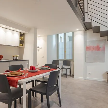 Della Corte - By Myhomeincomo Apartamento