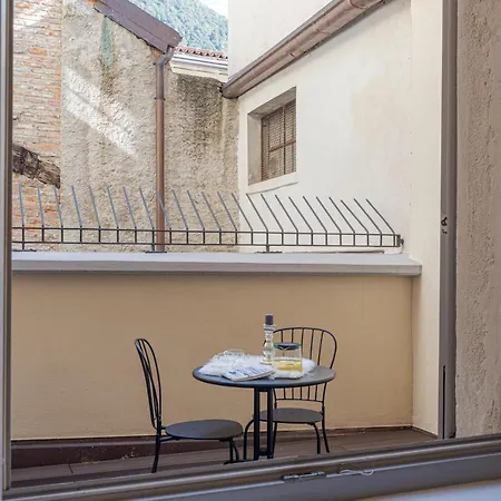 Della Corte - By Myhomeincomo *